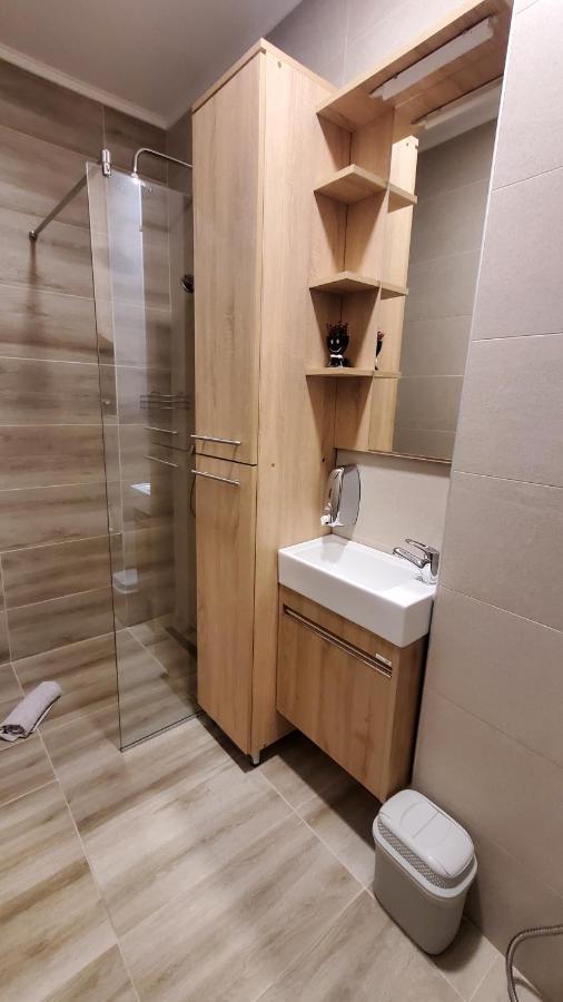 Apartmani Blue I Green بوغوينو المظهر الخارجي الصورة